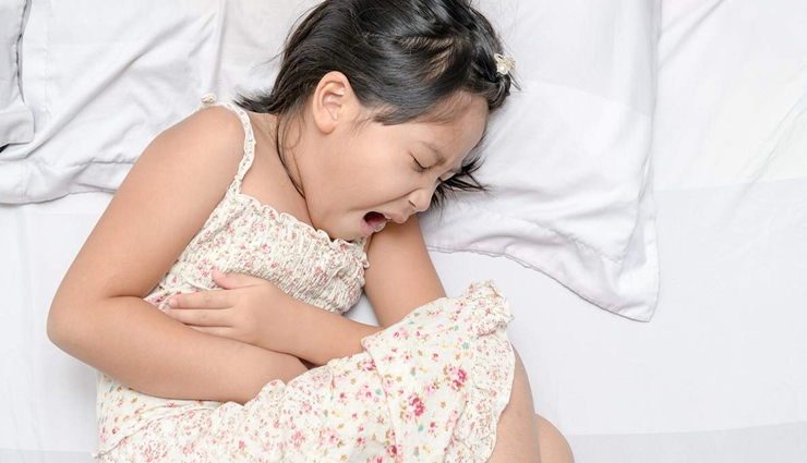 पेट में कीड़े होने से बच्चों को होने लगती हैं दर्द और जलन की समस्या, इन नुस्खों से मिलेगा आराम 