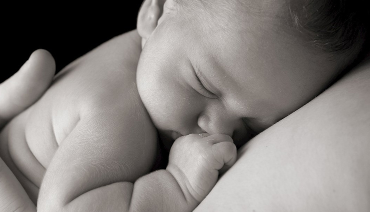 newborn skin-to-skin benefits,importance of skin-to-skin contact after birth,baby bonding through skin-to-skin,benefits of holding newborn skin-to-skin,postpartum skin-to-skin advantages,infant-mother skin-to-skin benefits,baby first moments: skin-to-skin advantages,enhancing newborn health with skin-to-skin contact,parent-child bonding through postnatal skin-to-skin,the science behind skin-to-skin contact after birth