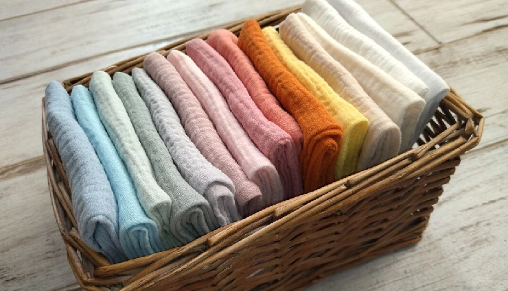 nighttime skincare tips,night skincare routine,cleanse before bed,moisturizing skin at night,skin repair at night,best night moisturizer,glowing skin tips,healthy skin habits,nighttime facial care,skin hydration at night