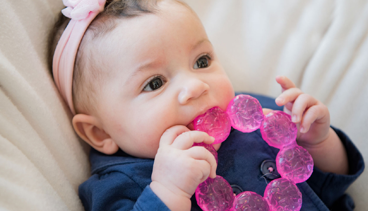 सर्दियों में नवजात शिशु की सुरक्षा के लिए अपनाएं ये 8 उपाय, बढ़ाएं उनकी रोग प्रतिरोधक क्षमता increase immunity measures,protect newborn in winter,winter newborn care,boost infant immunity,winter health tips for babies,newborn disease prevention,winter care for infants,baby immune system boost,protect baby from winter illnesses,winter health tips for newborns