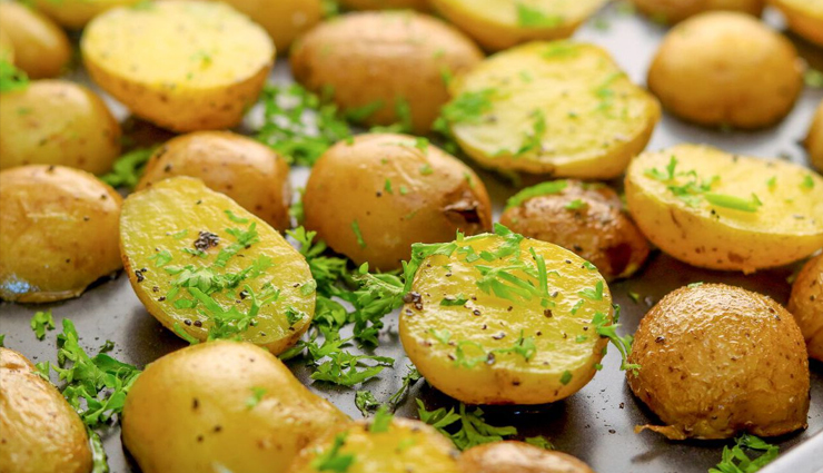 green gravy baby potatoes,green gravy baby potatoes recipe,potatoes recipe,dinner recipe,veg recipe,recipe