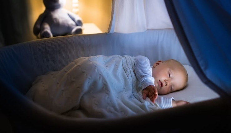 soothing techniques for cranky baby,calming a fussy baby at night,baby sleep solutions,tips for soothing a restless baby,nighttime baby fussiness remedies,baby sleep techniques for parents,gentle methods to calm cranky baby,infant sleep aid at night,coping with nighttime baby fussiness,sleep-friendly routines for babies