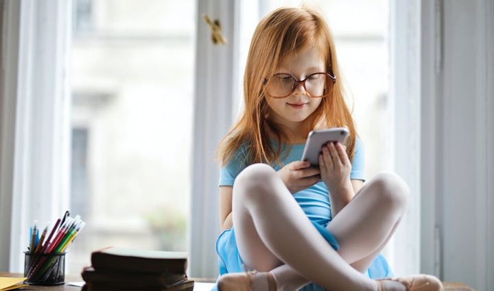 childrens mobile tv addiction has become a problem for parents get rid of it in these ways,mates and me,relationship tips