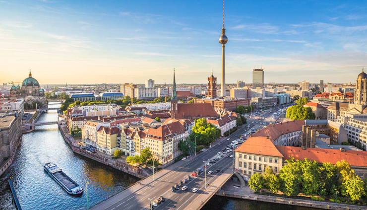 bachelorette party,places for bachelorette party,reykjavik,iceland,berlin,germany,montreal,canada,queenstown,new zealand,amsterdam,netherlands,cancun,mexico