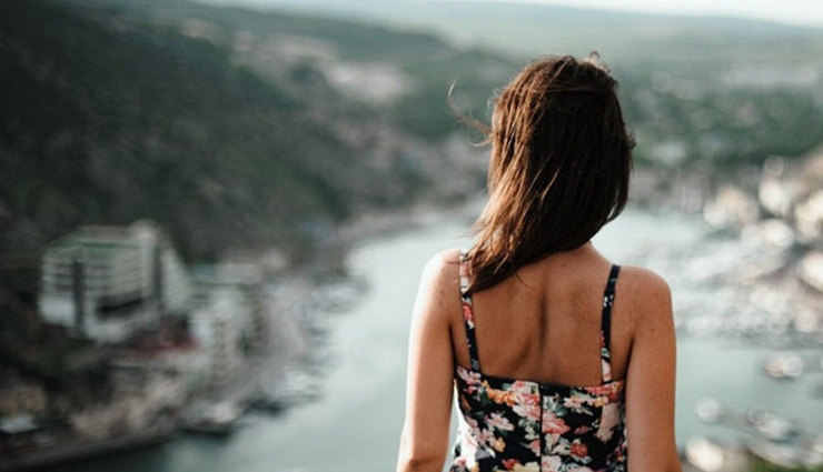 6 Home Remdies To Get Rid of Back Hair
