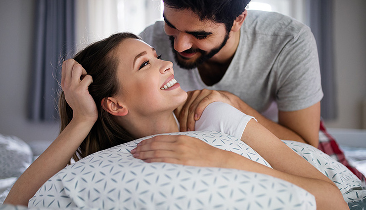 little things in a relationship,small gestures that matter,relationship tips,meaningful moments in love,tiny acts of love,everyday romance,strengthening relationships,relationship advice,how to show you care,partner appreciation