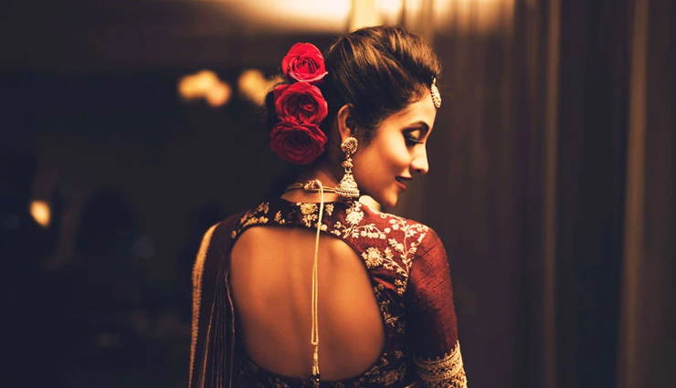 5 Most Trending Backless Blouse Designs To Try