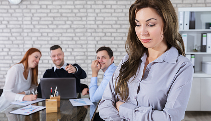 ways to help you deal with backstabbers,tips to deal with backstabbers,backstabbers,backstabbing in friendship,backstabbing in relationship,relationship tips,mates and me