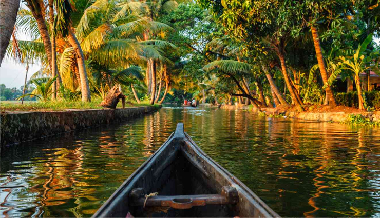 10 Beautiful Backwater Destinations To Visit in Kerala