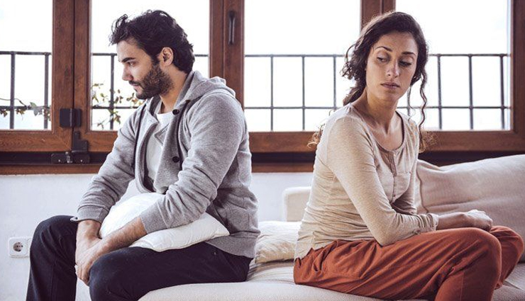 subtle signs of emotional manipulation,recognizing manipulative behavior in relationships,overlooked indicators of emotional manipulation,unseen red flags of manipulation in relationships,identifying subtle emotional manipulation,emotional manipulation warning signs,unnoticed signs of manipulation in a relationship,spotting covert manipulation tactics,subtle manipulation tactics to watch for,navigating emotional manipulation in relationships