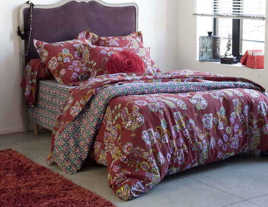 बैडशीट से दाग  हटाने के 5 घरेलु उपाय