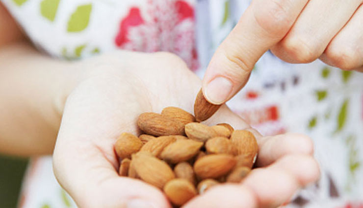 अपने बच्चों की दैनिक दिनचर्या में शामिल करें बादाम को, दिनभर रहेगी फुर्ती, फायदें