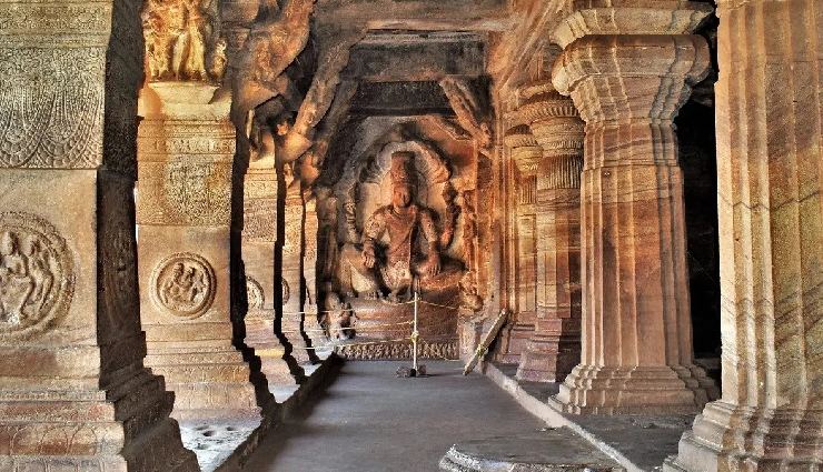 adventure activities south india,south india adventure destinations,kerala backwaters kayaking,chikmagalur trekking,gokarna beaches,hampi rock climbing,munnar paragliding,badami cave temples,varkala paragliding,ooty mountain biking,south india travel,adventure travel south india,thrill seekers south india,explore south india