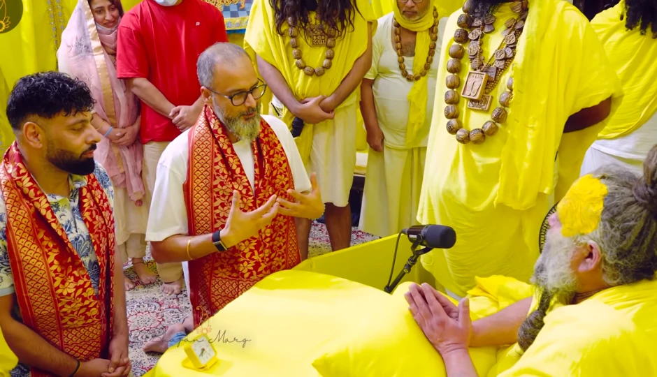 रैपर बादशाह ने लिया संत प्रेमानंद महाराज का आशीर्वाद, सत्य और रिश्तों पर हुई खास बातचीत