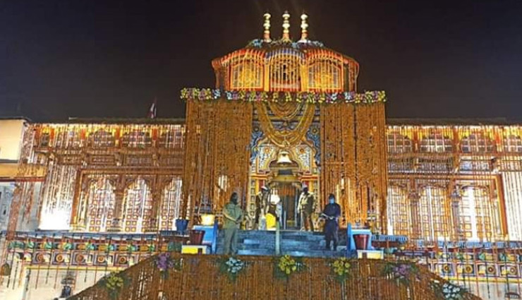 badrinath dham,badrinath temple gate,badrinath dham gate open,lockdown,worship in badrinath dham,decoration of badrinath dham,coronavirus,lockdown news,news in hindi