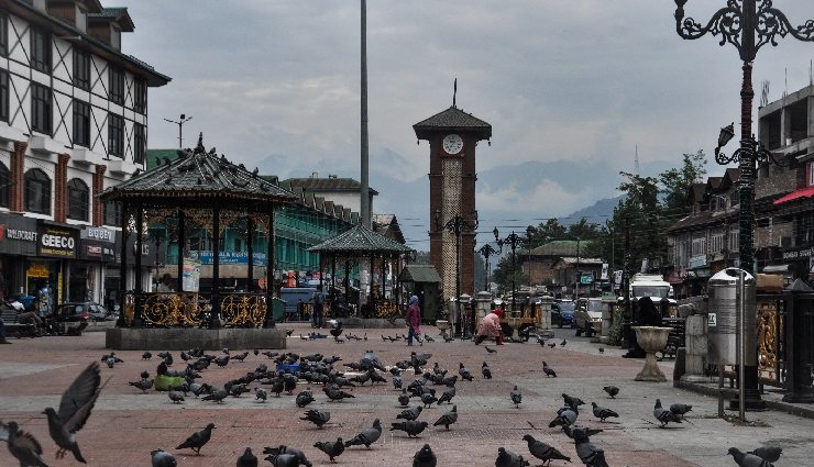 flea markets in india,best flea markets in india,famous flea markets,chor bazaar mumbai,sarojini nagar market delhi,johari bazaar jaipur,shopping in india,affordable markets in india,traditional indian markets,flea markets for tourists,street shopping india,local crafts india,budget shopping india,unique shopping india,travel and shopping india