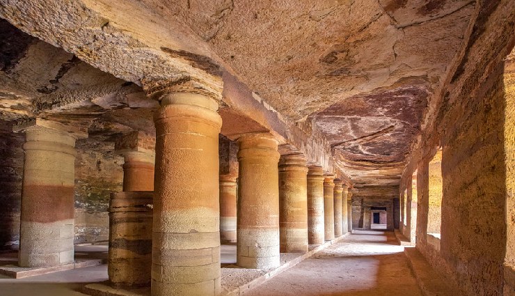 madhya pradesh historical monuments,must visit places in madhya pradesh,khajuraho temples,sanchi stupa,gwalior fort,orchha fort complex,bhimbetka rock shelters,udayagiri caves,mandu historical sites,rani roopmati’s pavilion,bhojeshwar temple,bagh caves