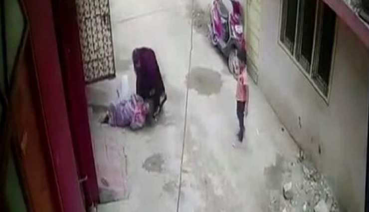 हैदराबाद / बहू ने की सांस की बेरहमी से पिटाई, CCTV में कैद हुई पूरी घटना 