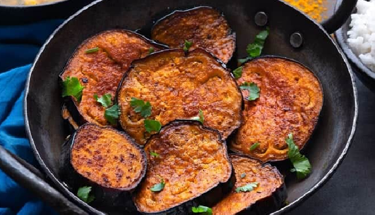 bengali styler baingan bhaja,bengali styler baingan bhaja ingredients,bengali styler baingan bhaja recipe,bengali styler baingan bhaja home,bengali styler baingan bhaja sabji,bengali styler baingan bhaja taste,brinjal