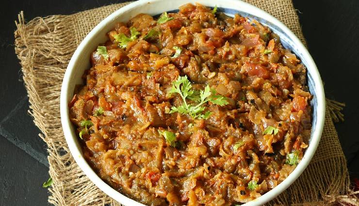 बैंगन भरता जिसे खाकर कभी जी नहीं भरता, रेस्टोरेंट स्टाइल में बनाने के लिए करें ऐसा #Recipe 