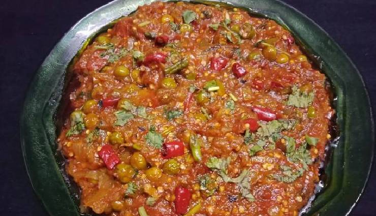 baingan bharta,baingan bharta ingredients,baingan bharta recipe,baingan bharta vegetable,baingan bharta home,baingan bharta restaurant style,brinjal