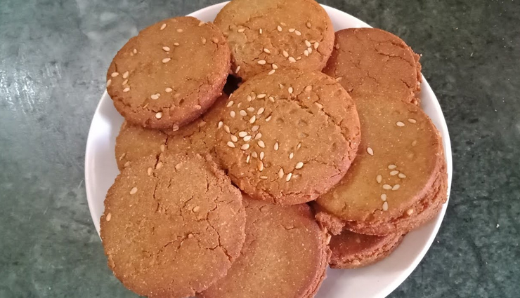 विंटर स्नैक्स के लिए बेहतरीन ऑप्शन है बाजरे की मीठी मठरी #Recipe bajra meethi mathri recipe,recipe,recipe in hindi,special recipe