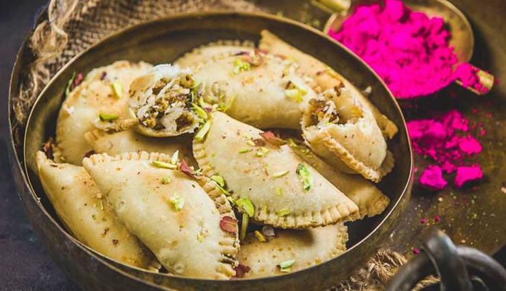 baked gujiya,baked gujiya holi recipe,holi recipe,recipe,sweet dish recipe,mawa gujiya recpie