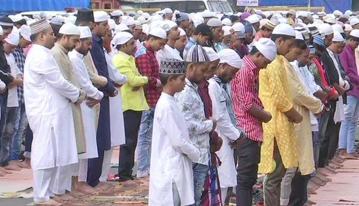 कश्मीर घाटी में मनाई जा रही ईद, प्रशासन ने किए पुख्ता इंतजाम