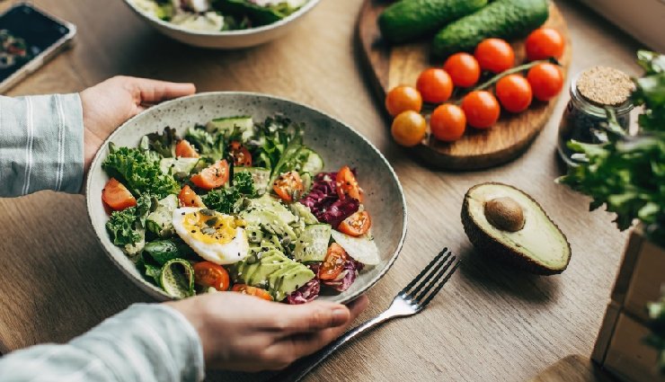 12 winter care tips for curly hair,maintain wavy hair in winter,curly hair care winter tips,winter hair care for curls,how to manage curly hair in winter,winter hair tips for wavy hair,best tips for curly hair in winter,protect curly hair in winter,winter hair care routine for curls,moisturizing tips for curly hair,winter hair problems and solutions,curly hair winter regimen