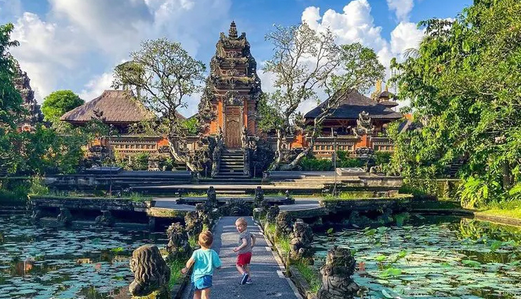 beautiful places in bali,must-visit spots bali,top tourist attractions bali,bali travel guide,bali sightseeing,best beaches in bali,bali natural wonders,cultural attractions bali,bali vacation destinations,hidden gems bali,bali scenic views,bali island attractions,bali holiday spots,famous landmarks bali
