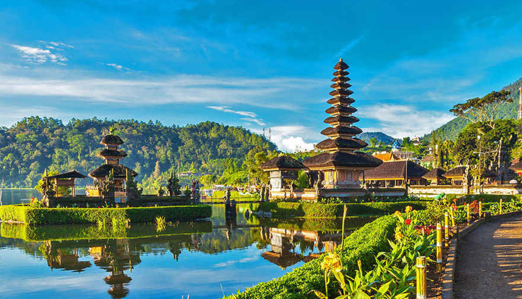 पर्यटन का प्रमुख केंद्र बन रहा हैं इंडोनेशिया का बाली, जानें यहां की घूमने लायक जगहें 
