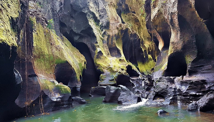 bali,things to do in bali,places to visit in bali,tukad cepung waterfall,marigold fields at desa temukus,mount batur at pinggan village,canyon of sukawati,nusa islands