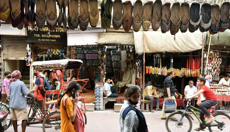 delh,delhi market,chandni chowk,bridal lehanga,travel