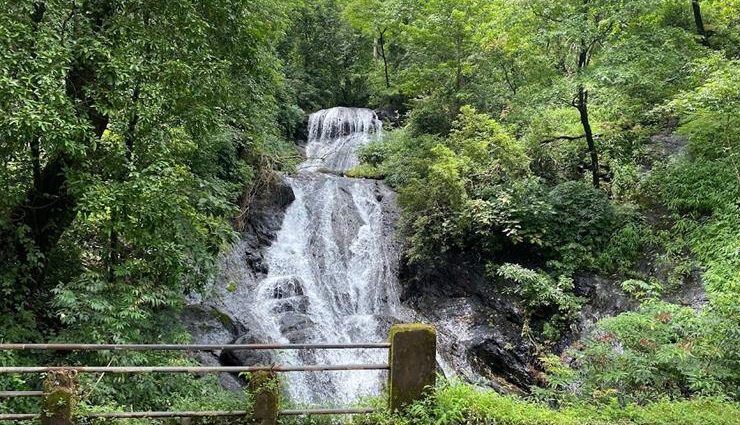 goa waterfalls,kuskem waterfall,netravali waterfall,kesarval waterfalls,bamanbudo waterfall,hivrem waterfalls,monsoon goa,adventure in goa,goa trekking,goa nature trails