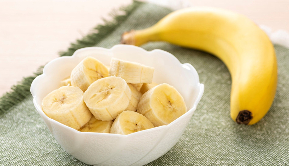 6 DIY Ways to Use Banana for Skin and Hair