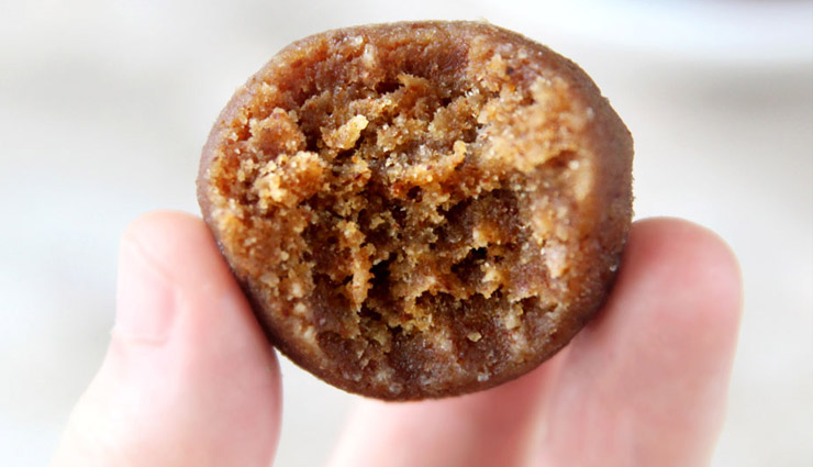 health benefits of banana,banana benefits,banana nutrition,banana for heart health,banana for digestion,banana for energy,potassium-rich foods,banana and weight loss,banana for muscle recovery,banana for skin health,banana for bone health,banana for eye health,banana recipes,healthy banana snacks