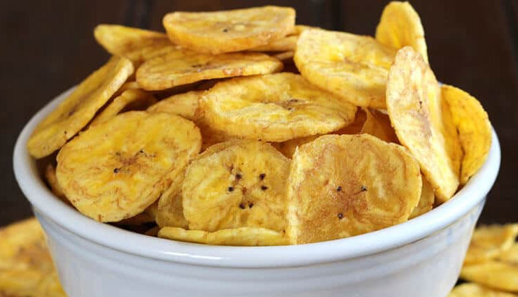 health benefits of banana,banana benefits,banana nutrition,banana for heart health,banana for digestion,banana for energy,potassium-rich foods,banana and weight loss,banana for muscle recovery,banana for skin health,banana for bone health,banana for eye health,banana recipes,healthy banana snacks