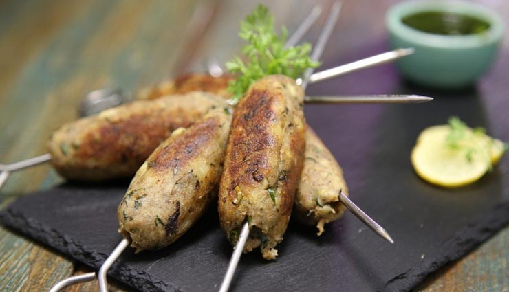 'बनाना कबाब' बनेगा बेहतरीन स्नैक्स, चाय की चुस्कियों के साथ ले इसका स्वाद #Recipe