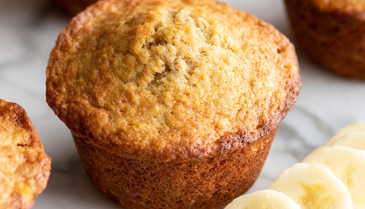 healthy snack,healthy snacks,healthy food,mixed dry fruits,fruits,hard-boiled eggs,a piece of cheese,plain yogurt with mixed berries,mixed seeds,unsalted soybeans,mixed green vegetables,dark chocolate with almonds,baked apple chips,sweet potato chips,protein shakes,cucumber with hummus,cucumber with hummus,bliss balls,banana muffins,granola bars,Health,Health tips