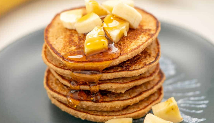 health benefits of banana,banana benefits,banana nutrition,banana for heart health,banana for digestion,banana for energy,potassium-rich foods,banana and weight loss,banana for muscle recovery,banana for skin health,banana for bone health,banana for eye health,banana recipes,healthy banana snacks