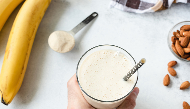 5 Reasons Why You Should Avoid Eating Banana With Milk