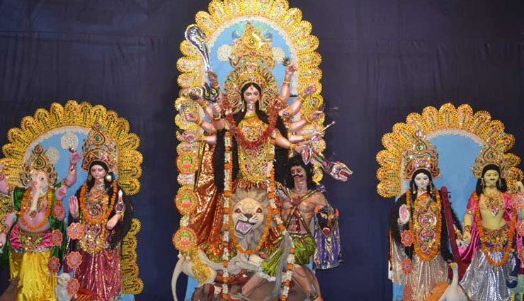 durga pooja,durga pooja famous places,aasam,banaras,mumbai,mysore