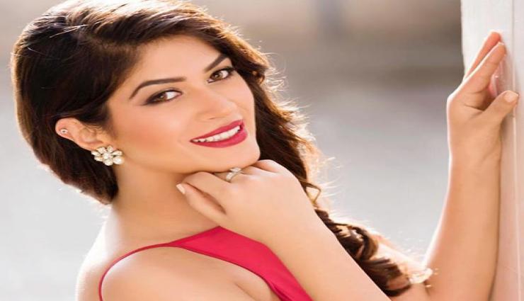 #BB11 All About Hot and Happening Bandgi Kalra