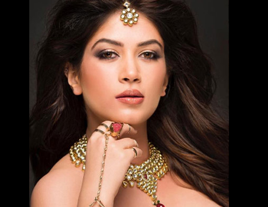 #BB11 Bandgi Kalra Has a Crush on This Housemate