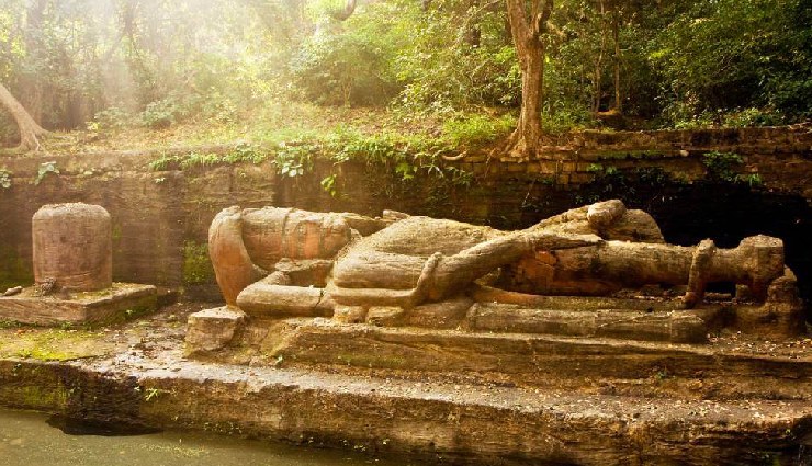 bandhavgarh national park,places to visit near bandhavgarh,bandhavgarh attractions,nearby tourist spots,jabalpur marble rocks,dhuandhar falls,fossil national park ghughua,baghel museum,bamera dam,bandhavgarh fort,mahaman pond,shesh shaiya,tala village,bhimbetka rock shelters,madhya pradesh travel