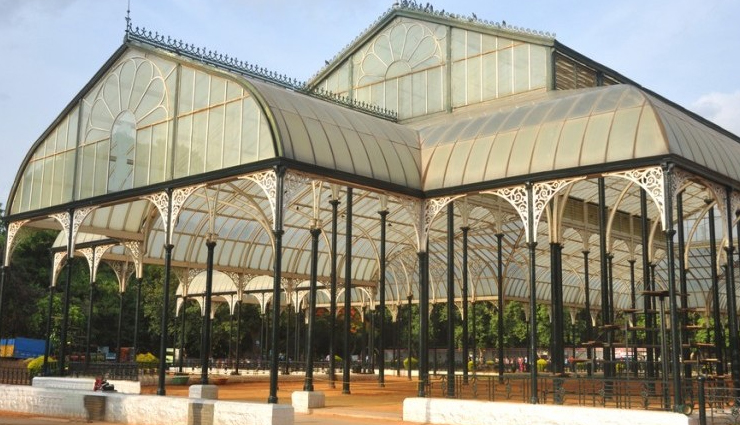 bangalore,places to visit in bangalore,lal bagh botanical garden,cubbon park,nandi hills,bannerghatta national park,bangalore palace,vidhana soudha