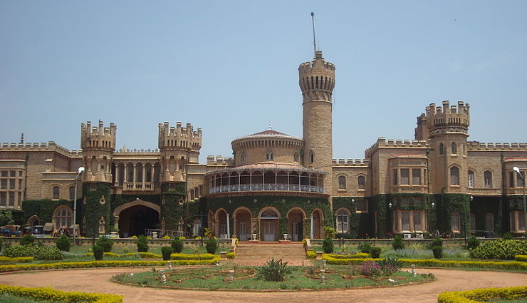 bangalore,things to do in bangalore,places to visit in bangalore,bangalore palace,cubbon park,urban life at mg road,lalbagh,bannerghatta national park,ub city mall