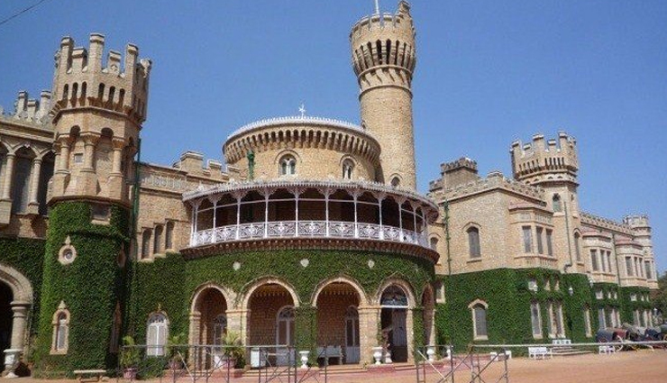 places to visit in bangalore,bangalore,tourist places in bangalore,bangalore fort,bangalore palace,lalbagh botanical garden,cubbon park,bugle rock,ulsoor lake,kaikondrahalli lake
