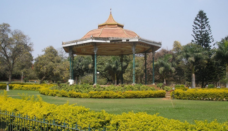 bangalore,places to visit in bangalore,lal bagh botanical garden,cubbon park,nandi hills,bannerghatta national park,bangalore palace,vidhana soudha