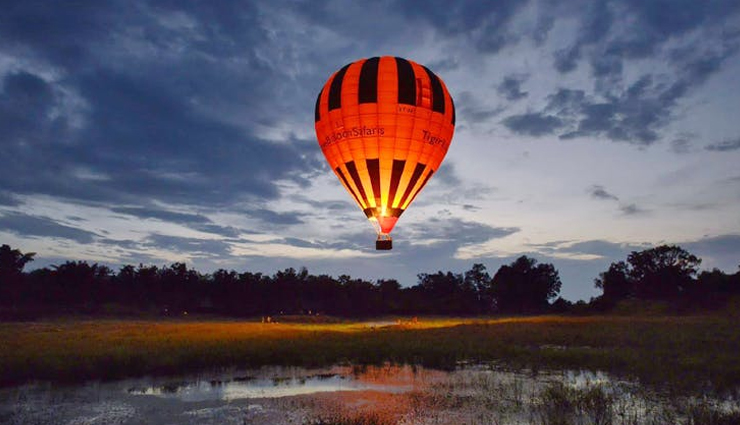 bangalore,places to visit in bangalore,romantic places in bangalore,lal bagh botanical garden,bannerghatta national park,nandi hills,hot air balloon ride